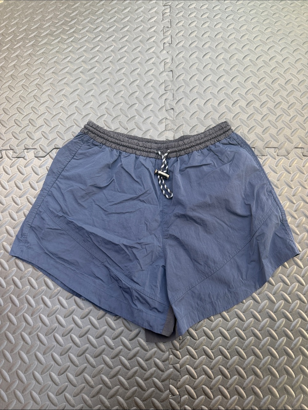 lululemon athletica Women’s Navy Blue Lightweight Drawstring Shorts size 6